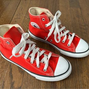 Converse Chuck Taylor youth size 3 gently used